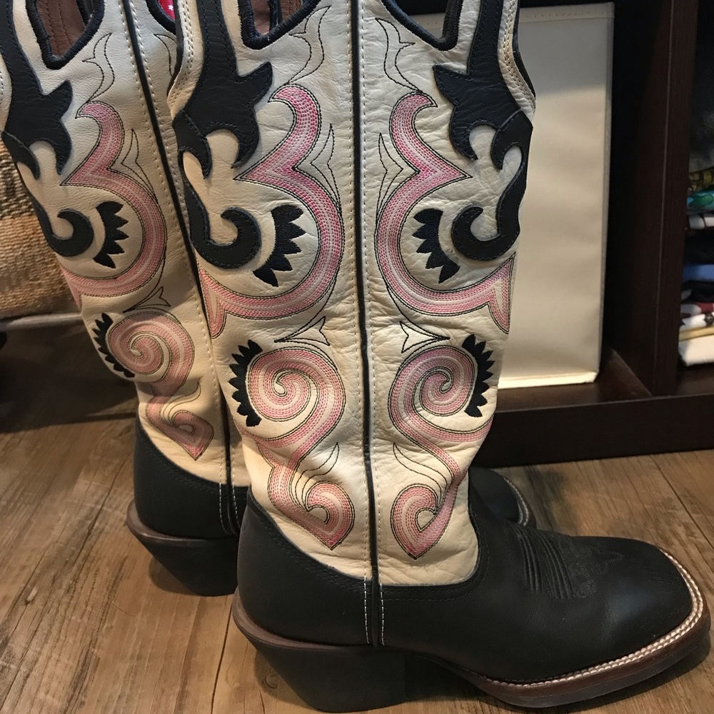 Tony Lama 3R Cow Boots